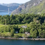 Beautiful Line With Sauna Near Pulpit Rock *