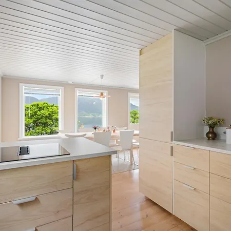 Vakantiehuis Beautiful Line With Sauna Near Pulpit Rock